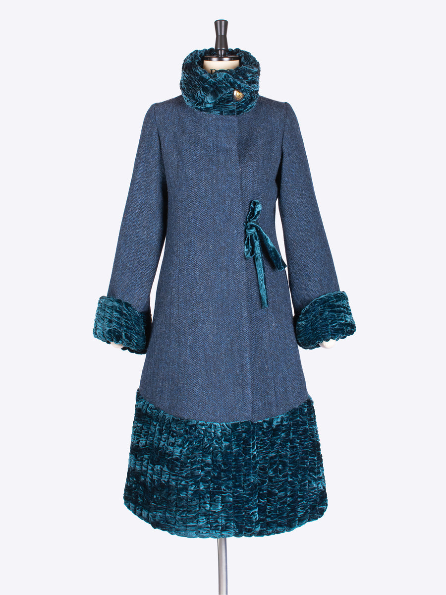 heritage style 20s style glamorous coat with velvet collar