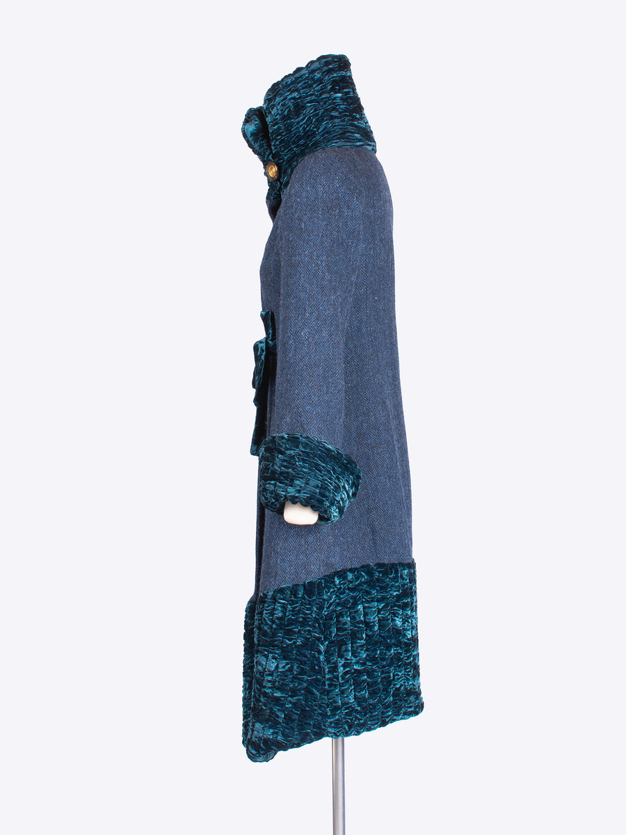 slow fashion - vintage style glamorous coat
