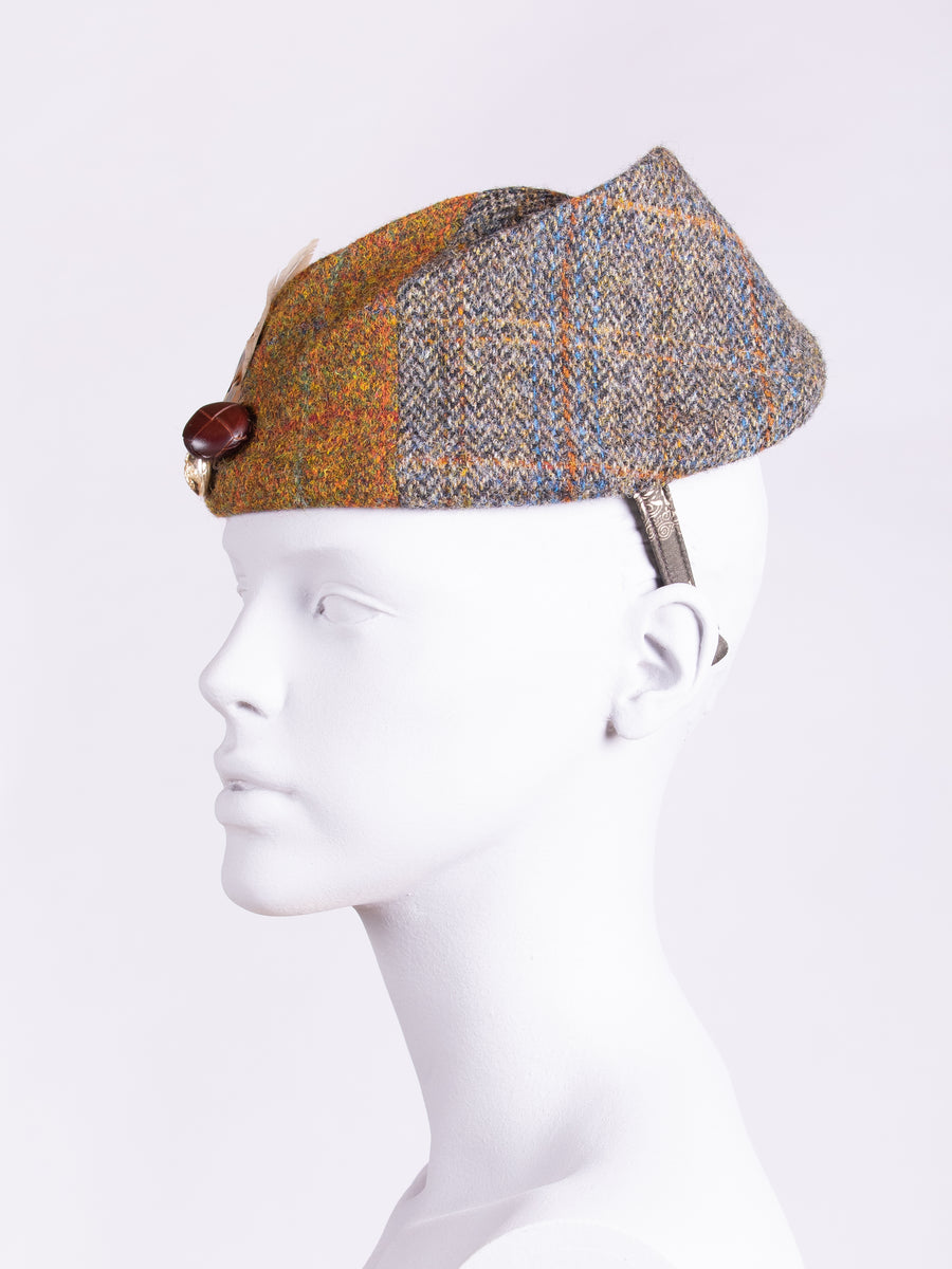 Heritage fashion - chapeau tweed hat with short feathers